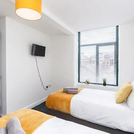 Apartment Modern 2 Bedroom In *