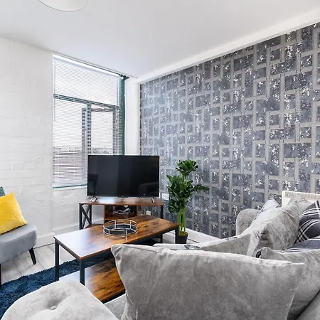 Modern 2 Bedroom In Apartment