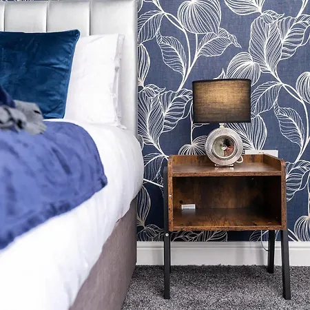 With & Super Fast Wifi- Ideal For Leisure Contractors * Bradford (West Yorkshire)