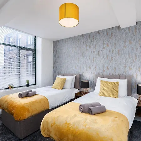 With & Super Fast Wifi- Ideal For Leisure Contractors Apartment *