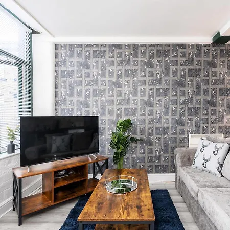 Apartment Modern 2 Bedroom In *
